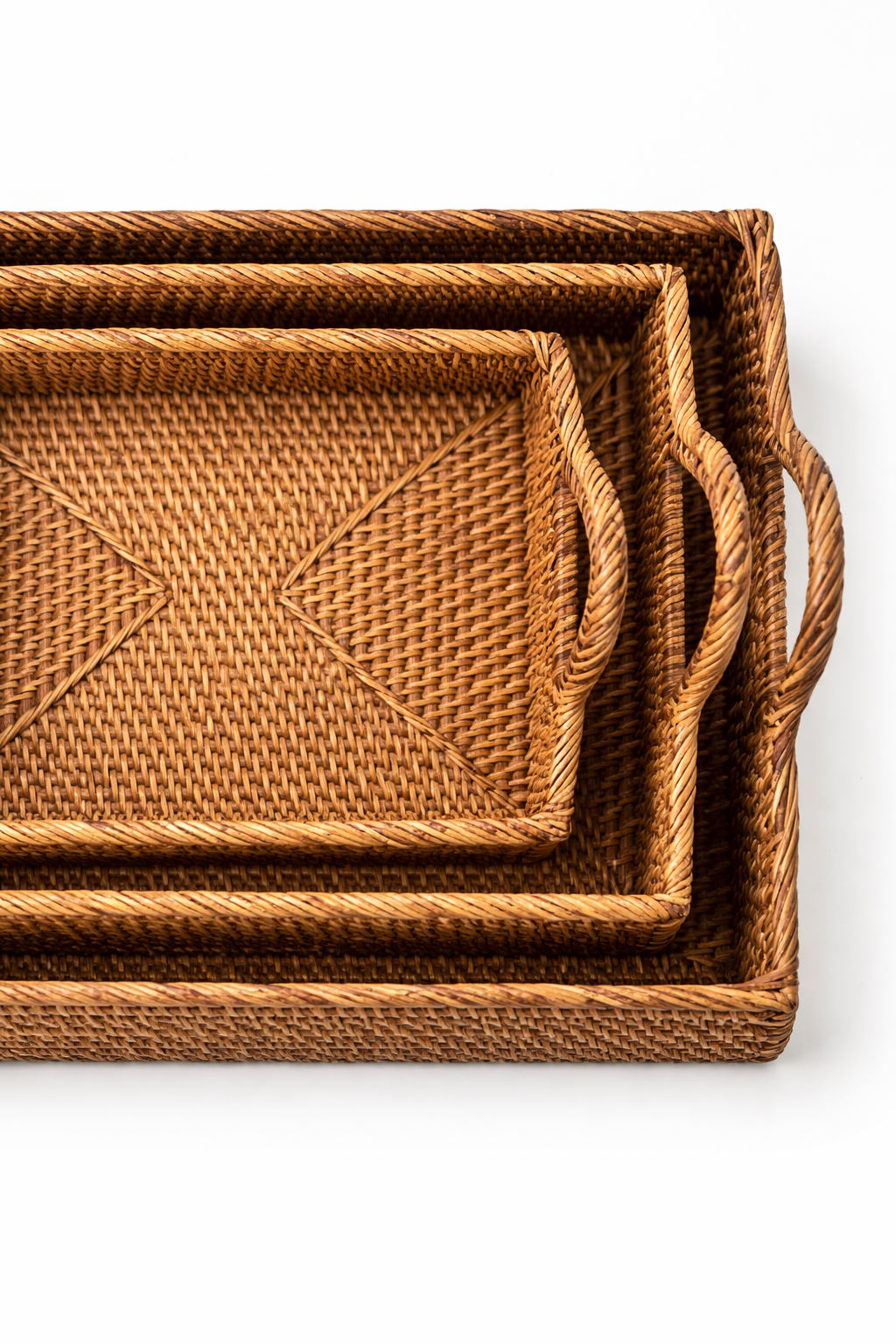RATTAN TRAY MEDIUM